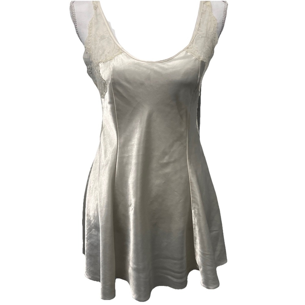 Victoria's Secret  Size Small Satin Chemise Negligee Cream Lace Babydoll